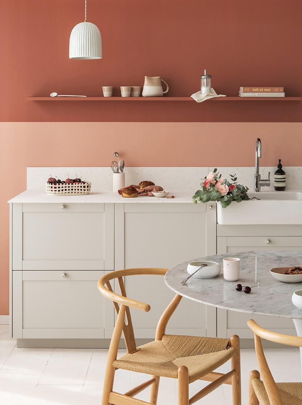 A shaker kitchen in Beige 06 - Galet matte lacquer