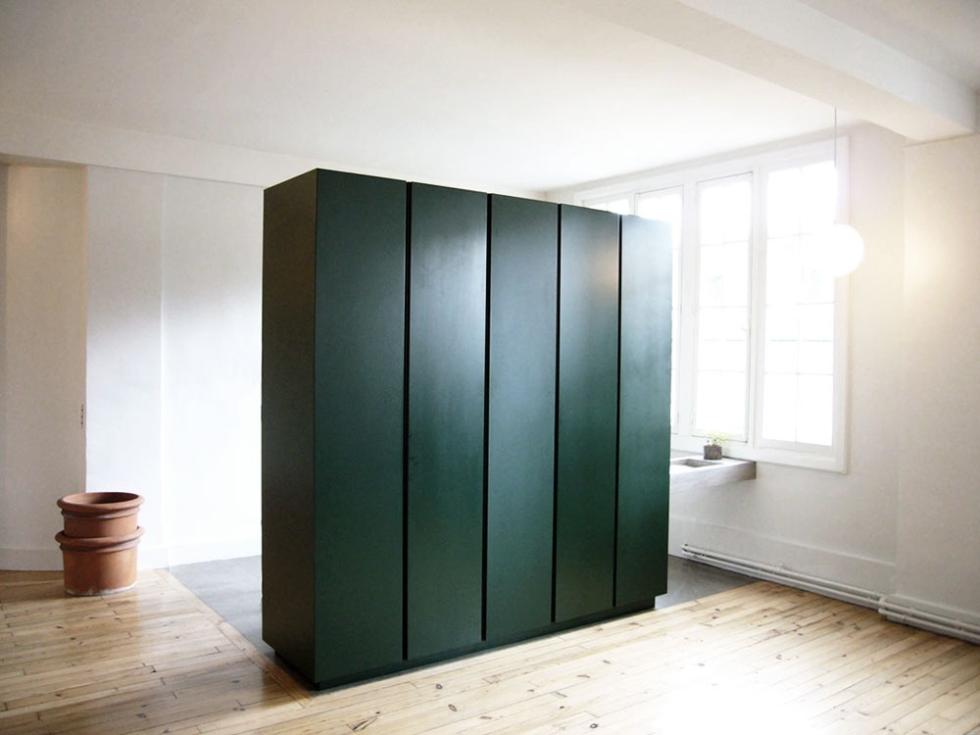 Wardrobe in Green 02 - Sombre forest